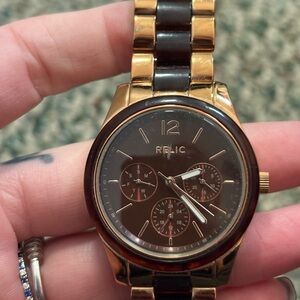 Brown/gold Relic watch